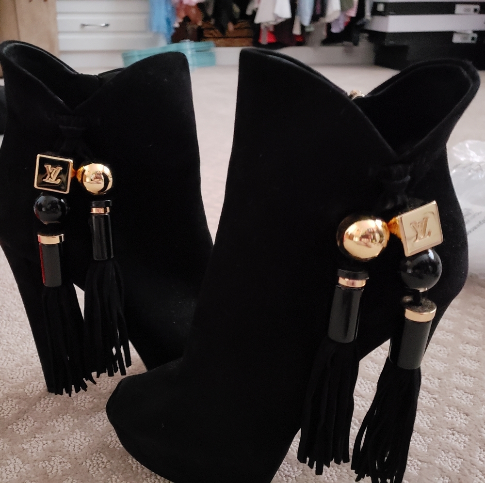 AUTHENTIC LOUIS VUITTON BOOTS